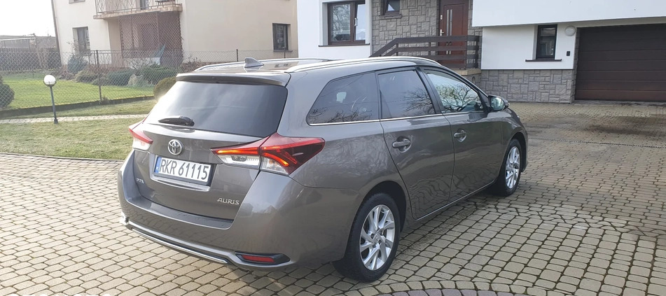 Toyota Auris cena 44900 przebieg: 167000, rok produkcji 2016 z Bolków małe 352